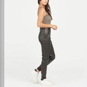Spanx Faux Leather Jogger Pants in black Color Womens size Small